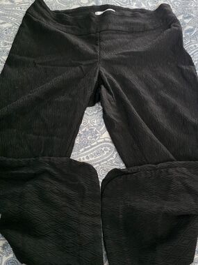 4/$25 Deal! Black Textured Capris Pants